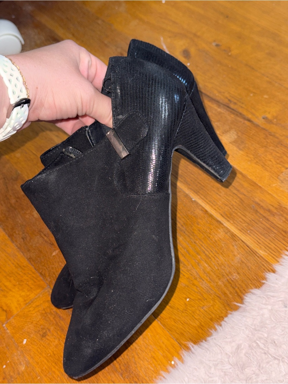 London Fog Black Pointed Toe Ankle Booties with Textured Heel